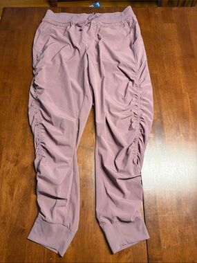 Athleta Lilac Attitude Pant